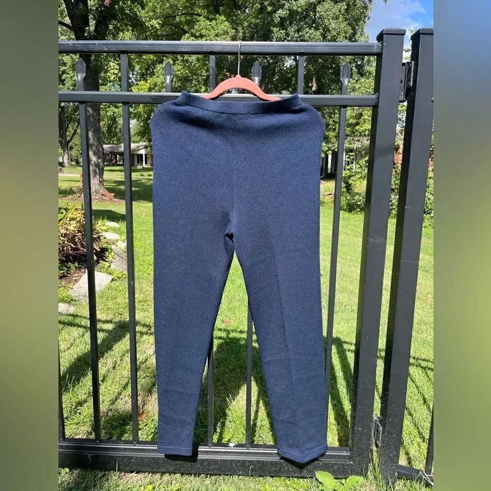 St. John Knit Pants - Picture 7 of 7